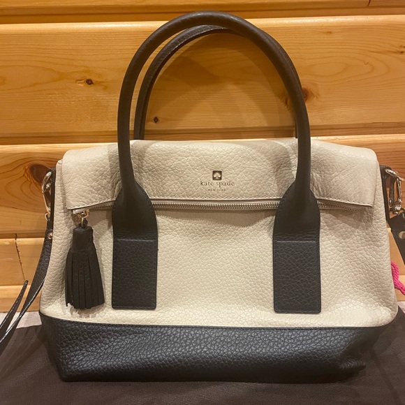 kate spade Handbags - Kate Spade Black and Beige Southport Avenue Carmen Convertible Satchel